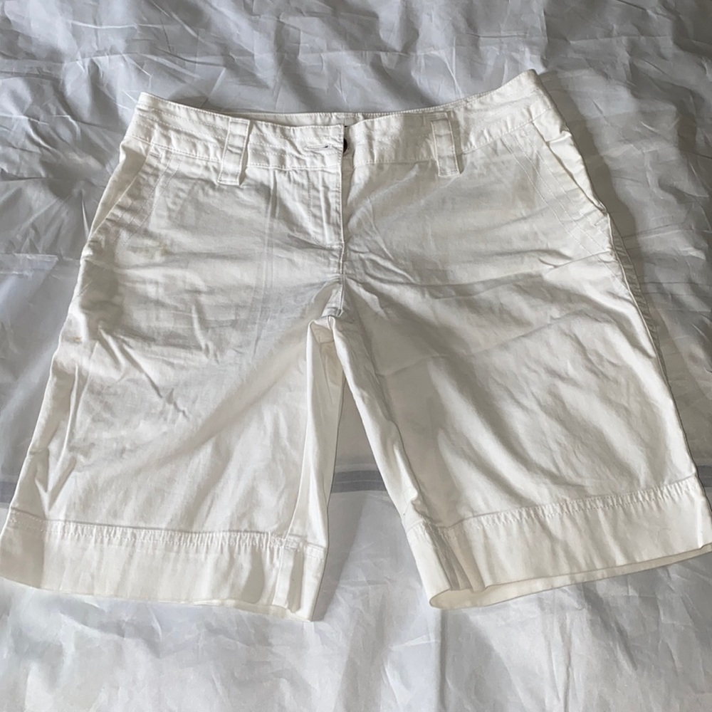 Lands’ End size 4P 98% cotton 2% spandex white shorts